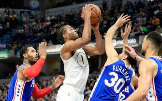 INDIANAPOLIS, INDIANA - DECEMBER 31:  T.J. Warren #1 of the Indiana Pacers shoots the ball in the game against the Philadelphia 76ers at Bankers Life Fieldhouse on December 31, 2019 in Indianapolis, Indiana.     NOTE TO USER: User expressly acknowledges and agrees that, by downloading and or using this photograph, User is consenting to the terms and conditions of the Getty Images License Agreement. (Photo by Andy Lyons/Getty Images)