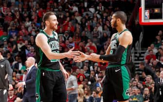 1191763493 CHICAGO, IL - JANUARY 4: Gordon Hayward #20, and Jayson Tatum #0 of the Boston Celtics hi-five each other during the game against the Chicago Bulls on January 4, 2020 at United Center in Chicago, Illinois. NOTE TO USER: User expressly acknowledges and agrees that, by downloading and or using this photograph, User is consenting to the terms and conditions of the Getty Images License Agreement. Mandatory Copyright Notice: Copyright 2020 NBAE (Photo by Jeff Haynes/NBAE via Getty Images)