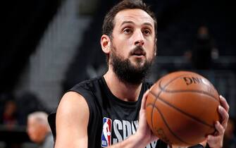 DETROIT, MI - DECEMBER 1: Marco Belinelli #18 of the San Antonio Spurs warms up before the game against the Detroit Pistons on December 1, 2019 at Little Caesars Arena in Detroit, Michigan. NOTE TO USER: User expressly acknowledges and agrees that, by downloading and/or using this photograph, User is consenting to the terms and conditions of the Getty Images License Agreement. Mandatory Copyright Notice: Copyright 2019 NBAE (Photo by Brian Sevald/NBAE via Getty Images)