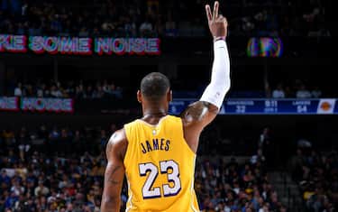DALLAS, TX - JANUARY 10: LeBron James #23 of the Los Angeles Lakers makes a call during the game against the Dallas Mavericks on January 10, 2020 at the American Airlines Center in Dallas, Texas. NOTE TO USER: User expressly acknowledges and agrees that, by downloading and or using this photograph, User is consenting to the terms and conditions of the Getty Images License Agreement. Mandatory Copyright Notice: Copyright 2020 NBAE (Photo by Glenn James/NBAE via Getty Images)