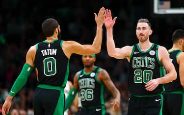 BOSTON, MA - JANUARY 11:  Gordon Hayward #20 of the Boston Celtics high fives Jayson Tatum #0 of the Boston Celtics during a game against the New Orleans Pelicans at TD Garden on January 11, 2019 in Boston, Massachusetts. NOTE TO USER: User expressly acknowledges and agrees that, by downloading and or using this photograph, User is consenting to the terms and conditions of the Getty Images License Agreement. (Photo by Adam Glanzman/Getty Images)