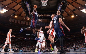1193406075 NEW YORK, NY - JANUARY 12: Julius Randle #30 of the New York Knicks drives to the basket against the Miami Heat on January 12, 2020 at Madison Square Garden in New York City, New York. NOTE TO USER: User expressly acknowledges and agrees that, by downloading and or using this photograph, User is consenting to the terms and conditions of the Getty Images License Agreement. Mandatory Copyright Notice: Copyright 2020 NBAE (Photo by Jesse D. Garrabrant/NBAE via Getty Images)