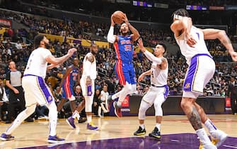 LOS ANGELES, CA - JANUARY 5: Derrick Rose #25 of the Detroit Pistons shoots the ball against the Los Angeles Lakers on January 5, 2020 at STAPLES Center in Los Angeles, California. NOTE TO USER: User expressly acknowledges and agrees that, by downloading and/or using this Photograph, user is consenting to the terms and conditions of the Getty Images License Agreement. Mandatory Copyright Notice: Copyright 2020 NBAE (Photo by Andrew D. Bernstein/NBAE via Getty Images)