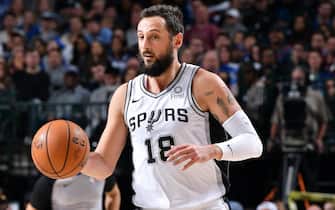 DALLAS, TX - DECEMBER 26: Marco Belinelli #18 of the San Antonio Spurs dribbles the ball against the Dallas Mavericks on December 26, 2019 at the American Airlines Center in Dallas, Texas. NOTE TO USER: User expressly acknowledges and agrees that, by downloading and or using this photograph, User is consenting to the terms and conditions of the Getty Images License Agreement. Mandatory Copyright Notice: Copyright 2019 NBAE (Photo by Glenn James/NBAE via Getty Images)
