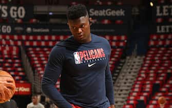 1195348329 NEW ORLEANS, LA - JANUARY 22: Zion Williamson #1 of the New Orleans Pelicans warms up before the game against the San Antonio Spurs on January 22, 2020 at the Smoothie King Center in New Orleans, Louisiana. NOTE TO USER: User expressly acknowledges and agrees that, by downloading and or using this Photograph, user is consenting to the terms and conditions of the Getty Images License Agreement. Mandatory Copyright Notice: Copyright 2020 NBAE (Photo by Layne Murdoch Jr./NBAE via Getty Images)