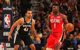 NEW ORLEANS, LA - JANUARY 22: Zion Williamson #1 of the New Orleans Pelicans handles the ball against the San Antonio Spurs on January 22, 2020 at the Smoothie King Center in New Orleans, Louisiana. NOTE TO USER: User expressly acknowledges and agrees that, by downloading and or using this Photograph, user is consenting to the terms and conditions of the Getty Images License Agreement. Mandatory Copyright Notice: Copyright 2020 NBAE (Photo by Layne Murdoch Jr./NBAE via Getty Images)