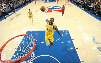 PHILADELPHIA, PA - JANUARY 25: LeBron James #23 of the Los Angeles Lakers dunks the ball against the Philadelphia 76ers on January 25, 2020 at the Wells Fargo Center in Philadelphia, Pennsylvania NOTE TO USER: User expressly acknowledges and agrees that, by downloading and/or using this Photograph, user is consenting to the terms and conditions of the Getty Images License Agreement. Mandatory Copyright Notice: Copyright 2020 NBAE (Photo by Nathaniel S. Butler/NBAE via Getty Images)