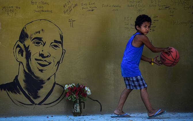 Kobe Bryant I Tributi In Giro Per Il Mondo In Suo Onore E Della Figlia Gianna Sky Sport