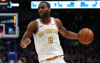 1189148342 DALLAS, TEXAS - NOVEMBER 20: Alec Burks #8 of the Golden State Warriors at American Airlines Center on November 20, 2019 in Dallas, Texas. NOTE TO USER: User expressly acknowledges and agrees that, by downloading and or using this photograph, User is consenting to the terms and conditions of the Getty Images License Agreement. (Photo by Ronald Martinez/Getty Images)