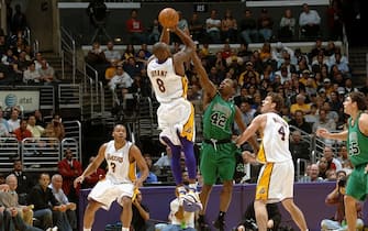 LOS ANGELES - FEBRUARY 26:  Kobe Bryant #8 of the Los Angeles Lakers shoots over Tony Allen #42 of the Boston Celtics on February 26, 2006 at Staples Center in Los Angeles, California.  The Heat won 107-93. NOTE TO USER: User expressly acknowledges and agrees that, by downloading and/or using this Photograph, user is consenting to the terms and conditions of the Getty Images License Agreement. Mandatory Copyright Notice: Copyright 2006 NBAE (Photo by Noah Graham/NBAE via Getty Images)