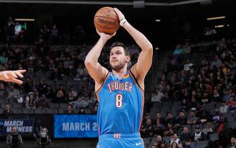 SACRAMENTO, CA - JANUARY 29: Danilo Gallinari #8 of the Oklahoma City Thunder shoots three point basket against the Sacramento Kings on January 29, 2020 at Golden 1 Center in Sacramento, California. NOTE TO USER: User expressly acknowledges and agrees that, by downloading and or using this Photograph, user is consenting to the terms and conditions of the Getty Images License Agreement. Mandatory Copyright Notice: Copyright 2020 NBAE (Photo by Rocky Widner/NBAE via Getty Images)