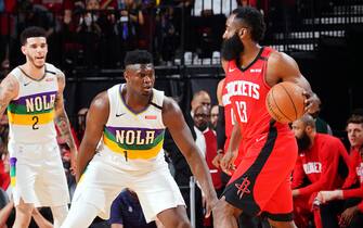 HOUSTON, TX - FEBRUARY 2:  Zion Williamson #1 of the New Orleans Pelicans plays defense against James Harden #13 of the Houston Rockets on February 2, 2020 at the Toyota Center in Houston, Texas. NOTE TO USER: User expressly acknowledges and agrees that, by downloading and or using this photograph, User is consenting to the terms and conditions of the Getty Images License Agreement. Mandatory Copyright Notice: Copyright 2020 NBAE (Photo by Cato Cataldo/NBAE via Getty Images)