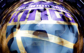 SACRAMENTO, CA - OCTOBER 17: A shot of the Sacramento Kings logo on the court prior to the game against the Utah Jazz on October 17, 2018 at Golden 1 Center in Sacramento, California. NOTE TO USER: User expressly acknowledges and agrees that, by downloading and or using this photograph, User is consenting to the terms and conditions of the Getty Images Agreement. Mandatory Copyright Notice: Copyright 2018 NBAE (Photo by Rocky Widner/NBAE via Getty Images)