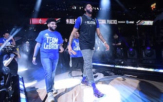 CHICAGO, IL - FEBRUARY 15: Anthony Davis of Team LeBron is introduced during Practice and Media Availability presented by AT&T as part of 2020 NBA All-Star Weekend on February 15, 2020 at Wintrust Arena in Chicago, Illinois. NOTE TO USER: User expressly acknowledges and agrees that, by downloading and/or using this Photograph, user is consenting to the terms and conditions of the Getty Images License Agreement. Mandatory Copyright Notice: Copyright 2020 NBAE (Photo by Juan Ocampo/NBAE via Getty Images)