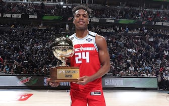 CHICAGO, IL - FEBRUARY 15: Buddy Hield #24 of the Sacramento Kings raises the trophy after winning the 2020 NBA All-Star - MTN DEW 3-Point Contest on February 15, 2020 at the United Center in Chicago, Illinois. NOTE TO USER: User expressly acknowledges and agrees that, by downloading and or using this photograph, User is consenting to the terms and conditions of the Getty Images License Agreement. Mandatory Copyright Notice: Copyright 2020 NBAE (Photo by Nathaniel S. Butler/NBAE via Getty Images)