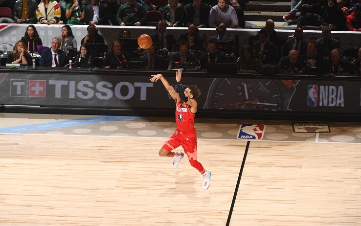 Il tiro da metà campo di Trae Young