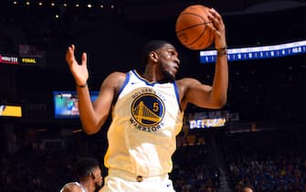 SAN FRANCISCO, CA - OCTOBER 24: Kevon Looney #5 of the Golden State Warriors rebounds the ball against the LA Clippers on October 24, 2019 at Chase Center in San Francisco, California. NOTE TO USER: User expressly acknowledges and agrees that, by downloading and/or using this Photograph, user is consenting to the terms and conditions of the Getty Images License Agreement. Mandatory Copyright Notice: Copyright 2019 NBAE (Photo by Andrew D. Bernstein/NBAE via Getty Images)