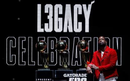 Wade, Miami ritira la maglia: il video di LeBron