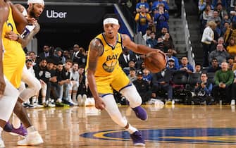 SAN FRANCISCO, CA - FEBRUARY 23: Damion Lee #1 of the Golden State Warriors handles the ball against the New Orleans Pelicans on February 23, 2020 at Chase Center in San Francisco, California. NOTE TO USER: User expressly acknowledges and agrees that, by downloading and or using this photograph, user is consenting to the terms and conditions of Getty Images License Agreement. Mandatory Copyright Notice: Copyright 2020 NBAE (Photo by Noah Graham/NBAE via Getty Images)