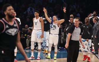 1126611066 CHARLOTTE, NC - FEBRUARY 17: Giannis Antetokounmpo #34, Stephen Curry #30, Kyle Lowry #7, and Kemba Walker #15 of Team Giannis smile during the 2019 NBA All-Star Game on February 17, 2019 at the Spectrum Center in Charlotte, North Carolina. NOTE TO USER: User expressly acknowledges and agrees that, by downloading and/or using this photograph, user is consenting to the terms and conditions of the Getty Images License Agreement. Mandatory Copyright Notice: Copyright 2019 NBAE (Photo by Issac Baldizon/NBAE via Getty Images)
