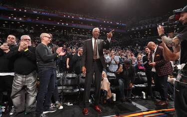 Doctor J dà il benvenuto a “Doc” Rivers ai Sixers