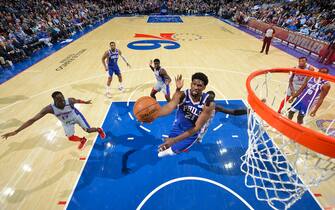 PHILADELPHIA, PA - MARCH 11: Joel Embiid #21 of the Philadelphia 76ers shoots the ball against the Detroit Pistons on March 11, 2020 at the Wells Fargo Center in Philadelphia, Pennsylvania. NOTE TO USER: User expressly acknowledges and agrees that, by downloading and/or using this Photograph, user is consenting to the terms and conditions of the Getty Images License Agreement. Mandatory Copyright Notice: Copyright 2020 NBAE (Photo by Jesse D. Garrabrant/NBAE via Getty Images)