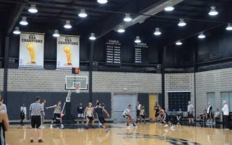 SAN ANTONIO TX - OCTOBER 17:  A general view during practice on October 17 at the Spurs practice facility in San Antonio, Texas.  NOTE TO USER: User expressly acknowledges and agrees that, by downloading and or using this photograph, User is consenting to the terms and conditions of the Getty Images License Agreement. Mandatory Copyright Notice: Copyright 2016 NBAE (Photo by Mark Sobhani/NBAE via Getty Images)
