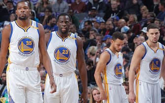 SACRAMENTO, CA - JANUARY 8: Zaza Pachulia #27, Kevin Durant #35, Draymond Green #23, Stephen Curry #30 and Klay Thompson #11 of the Golden State Warriors face off against the Sacramento Kings on January 8, 2017 at Golden 1 Center in Sacramento, California. NOTE TO USER: User expressly acknowledges and agrees that, by downloading and or using this photograph, User is consenting to the terms and conditions of the Getty Images Agreement. Mandatory Copyright Notice: Copyright 2017 NBAE (Photo by Rocky Widner/NBAE via Getty Images)