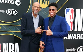 1158095567 SANTA MONICA, CALIFORNIA - JUNE 24: (L-R) Kareem Abdul-Jabbar and Giannis Antetokounmpo attend the 2019 NBA Awards presented by Kia on TNT at Barker Hangar on June 24, 2019 in Santa Monica, California. (Photo by Joe Scarnici/Getty Images for Turner Sports)