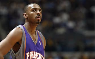 LOS ANGELES, CA - JANUARY 5:  Anfernee Hardaway #1 of the Phoenix Suns during the NBA game against the Los Angeles Lakers at Staples Center on January 5, 2003 in Los Angeles, California.  The Lakers won 107-97.  NOTE TO USER: User expressly acknowledges and agrees that, by downloading and/or using this Photograph, User is consenting to the terms and conditions of the Getty Images License Agreement.  (Photo by Jeff Gross/Getty Images)