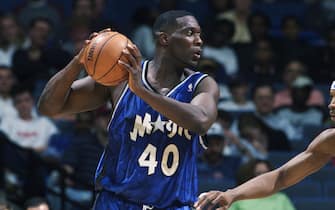 MEMPHIS - OCTOBER 18:  Shawn Kemp #40 of the Orlando Magic with the ball during the preseason game against the Memphis Grizzlies on October 18, 2002 at The Pyramid in Memphis, Tennessee.  The Grizzlies won 108-105.  NOTE TO USER: User expressly acknowledges and agrees that, by downloading and/or using this Photograph, User is consenting to the terms and conditions of the Getty Images License Agreement Mandatory Copyright Notice:  Copyright 2002 NBAE  (Photo by Joe Murphy/NBAE via Getty Images) 