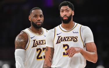 LOS ANGELES, CA - JANUARY 01: LeBron James #23 and Anthony Davis #3 of the Los Angeles Lakers while playing the Phoenix Suns at Staples Center on January 1, 2020 in Los Angeles, California. NOTE TO USER: User expressly acknowledges and agrees that, by downloading and/or using this photograph, user is consenting to the terms and conditions of the Getty Images License Agreement. Lakers won 117 to 107. (Photo by John McCoy/Getty Images)