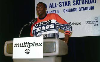 1670797 CHICAGO - 1980: Michael Jordan #23 of the Chicago Bulls talks to the media during an 1980 All Star Game press conference at Chicago Stadium in Chicago, Illinois. NOTE TO USER: User expressly acknowledges and agrees that, by downloading and or using this photograph, User is consenting to the terms and conditions of the Getty Images License Agreement. Mandatory copyright notice: Copyright NBAE 2002 (Photo by Bill Smith/NBAE via Getty Images)