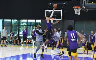 EL SEGUNDO, CA - SEPTEMBER 26: Kyle Kuzma #0 of the Los Angeles Lakers shoots the ball at practice at UCLA Health Training Center on September 25, 2018 in El Segundo, California. NOTE TO USER: User expressly acknowledges and agrees that, by downloading and/or using this Photograph, user is consenting to the terms and conditions of the Getty Images License Agreement. Mandatory Copyright Notice: Copyright 2018 NBAE (Photo by Andrew D. Bernstein/NBAE via Getty Images)