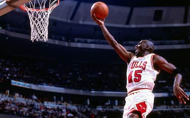 CHICAGO - MARCH 24: Michael Jordan #45 of the Chicago Bulls shoots against the Orlando Magic on March 24, 1995 at United Center in Chicago, Illinois. This game is Michael Jordan's first at United Center since announcing his comeback.  NOTE TO USER: User expressly acknowledges and agrees that, by downloading and or using this photograph, User is consenting to the terms and conditions of the Getty Images License Agreement. Mandatory Copyright Notice: Copyright 1995 NBAE (Photo by Nathaniel S. Butler/NBAE via Getty Images)