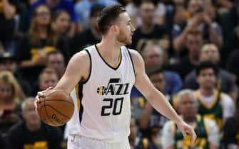 SALT LAKE CITY, UT - MAY 6: Gordon Hayward #20 of the Utah Jazz looks to pass the ball against the Golden State Warriors in Game Three of the Western Conference Semifinals during the 2017 NBA Playoffs at Vivint Smart Home Arena on May 6, 2017 in Salt Lake City, Utah. NOTE TO USER: User expressly acknowledges and agrees that, by downloading and or using this photograph, User is consenting to the terms and conditions of the Getty Images License Agreement. (Photo by Gene Sweeney Jr/Getty Images) *** Local Caption ***Gordon Hayward