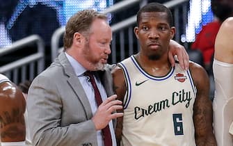 ORLANDO, FL - FEBRUARY 8: Head Coach Mike Budenholzer gives last second instructions to Eric Bledsoe #6 along with Brook Lopez #11 and Khris Middleton #22 of the Milwaukee Bucks after a time-out during the game against the Orlando Magic at the Amway Center on February 8, 2020 in Orlando, Florida. The Bucks defeated the Magic 111 to 95. NOTE TO USER: User expressly acknowledges and agrees that, by downloading and or using this photograph, User is consenting to the terms and conditions of the Getty Images License Agreement. (Photo by Don Juan Moore/Getty Images) *** Local Caption *** Mike Budenholzer; Eric Bledsoe; Brook Lopez; Khris Middleton