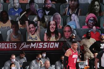 ORLANDO, FL - SEPTEMBER 10: Singer Halsey and Karri Kuzma, mother of Kyle Kuzma of the Los Angeles Lakers takes in the game on the virtual fan board against the Houston Rockets in Game four of the second round of the 2020 Playoffs as part of the NBA Restart 2020 on September 10, 2020 at AdventHealth Arena at ESPN Wide World of Sports Complex in Orlando, Florida. NOTE TO USER: User expressly acknowledges and agrees that, by downloading and/or using this photograph, user is consenting to the terms and conditions of the Getty Images License Agreement.  Mandatory Copyright Notice: Copyright 2020 NBAE (Photo by Jim Poorten/NBAE via Getty Images)