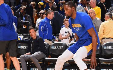 OAKLAND, CA - MARCH 27:  NBA Legend, Steve Nash watches Kevin Durant #35 of the Golden State Warriors warm up before the game against the Indiana Pacers on March 27, 2018 at ORACLE Arena in Oakland, California. NOTE TO USER: User expressly acknowledges and agrees that, by downloading and or using this photograph, user is consenting to the terms and conditions of Getty Images License Agreement. Mandatory Copyright Notice: Copyright 2018 NBAE (Photo by Noah Graham/NBAE via Getty Images)
