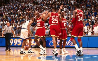 ORLANDO, FL - JUNE 7: Hakeem Olajuwon #34 of the Houston Rockets hits the game winning shot against the Orlando Magic during Game One of the 1995 NBA Finals on June 7, 1995 at Orlando Arena in Orlando, Florida. NOTE TO USER: User expressly acknowledges and agrees that, by downloading and or using this photograph, User is consenting to the terms and conditions of the Getty Images License Agreement. Mandatory Copyright Notice: Copyright 1995 NBAE (Photo by Andrew D. Bernstein/NBAE via Getty Images)