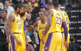 SACRAMENTO, CA - NOVEMBER 10: Rajón Rondo #9, Brandon Ingram #14, Tyson Chandler #5, LeBron James #23 and Kyle Kuzma #0 of the Los Angeles Lakers huddle during the game against the Sacramento Kings on November 10, 2018 at Golden 1 Center in Sacramento, California. NOTE TO USER: User expressly acknowledges and agrees that, by downloading and or using this photograph, User is consenting to the terms and conditions of the Getty Images Agreement. Mandatory Copyright Notice: Copyright 2018 NBAE (Photo by Rocky Widner/NBAE via Getty Images)