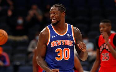 TAMPA BAY, FL - DECEMBER 31: Julius Randle #30 of the New York Knicks celebrates during the game against the Toronto Raptors on December 31, 2020 at the Amalie Arena in Tampa Bay, Florida.  NOTE TO USER: User expressly acknowledges and agrees that, by downloading and or using this Photograph, user is consenting to the terms and conditions of the Getty Images License Agreement.  Mandatory Copyright Notice: Copyright 2020 NBAE (Photo by Scott Audette/NBAE via Getty Images)