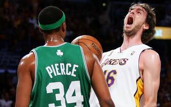 81581325 of the Los Angeles Lakers of the Boston Celtics in Game Five of the 2008 NBA Finals on June 15, 2008 at Staples Center in Los Angeles, California. NOTE TO USER: User expressly acknowledges and agrees that, by downloading and/or using this Photograph, user is consenting to the terms and conditions of the Getty Images License Agreement.