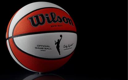 Cambiano i palloni NBA: si inizia dalla WNBA. FOTO
