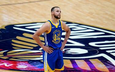 Curry “shoots the lights out”: ma sul serio. VIDEO