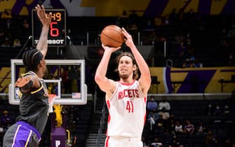 LOS ANGELES, CA - MAY 12: Kelly Olynyk #41 of the Houston Rockets shoots the ball during the game against the Los Angeles Lakers on May 12, 2021 at STAPLES Center in Los Angeles, California. NOTE TO USER: User expressly acknowledges and agrees that, by downloading and/or using this Photograph, user is consenting to the terms and conditions of the Getty Images License Agreement. Mandatory Copyright Notice: Copyright 2021 NBAE (Photo by Adam Pantozzi/NBAE via Getty Images)