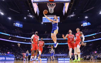 SAN FRANCISCO, CA -  MAY 14: Nico Mannion #2 of the Golden State Warriors drives to the basket during the game against the New Orleans Pelicans on May 14, 2021 at Chase Center in San Francisco, California. NOTE TO USER: User expressly acknowledges and agrees that, by downloading and or using this photograph, user is consenting to the terms and conditions of Getty Images License Agreement. Mandatory Copyright Notice: Copyright 2021 NBAE (Photo by Noah Graham/NBAE via Getty Images)