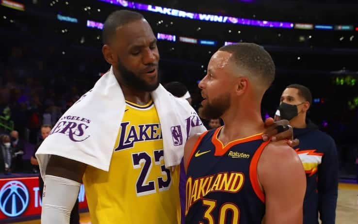 NBA, i Lakers battono gli Warriors e volano ai playoff ...