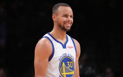 Allarme Warriors: problema all'anca per Curry