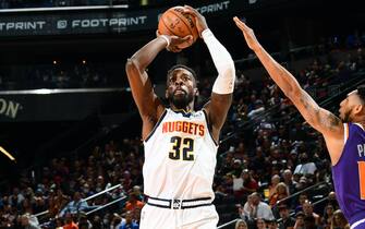 PHOENIX, AZ - NOVEMBER 21: Jeff Green #32 of the Denver Nuggets shoots the ball during the game against the Phoenix Suns on November 21, 2021 at Footprint Center in Phoenix, Arizona. NOTE TO USER: User expressly acknowledges and agrees that, by downloading and or using this photograph, user is consenting to the terms and conditions of the Getty Images License Agreement. Mandatory Copyright Notice: Copyright 2021 NBAE (Photo by Michael Gonzales/NBAE via Getty Images)